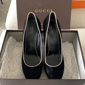 Authentic Gucci Black suede platform pumps with white piping size 40